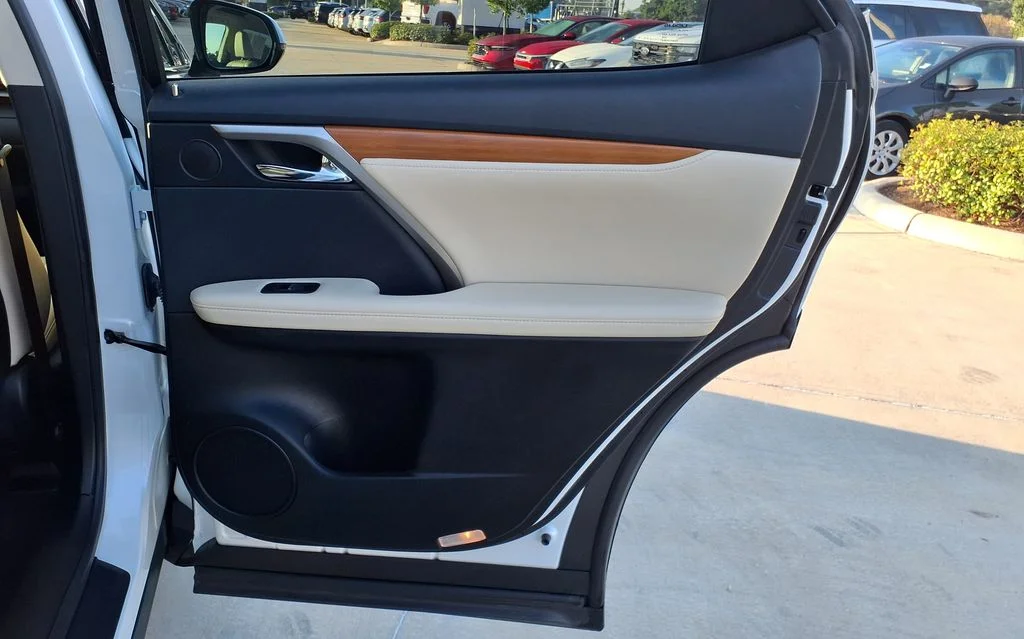 Used 2021 White Lexus 350 image 15