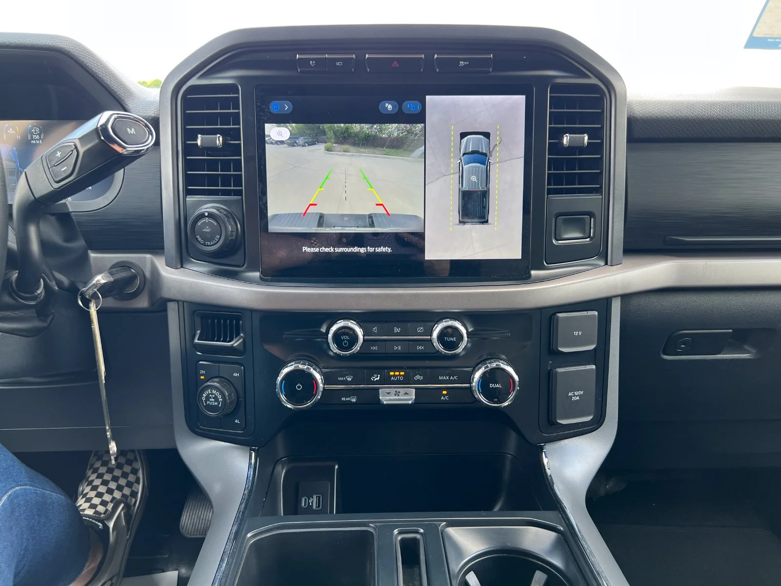 Used 2024 Silver Ford XLT image 11
