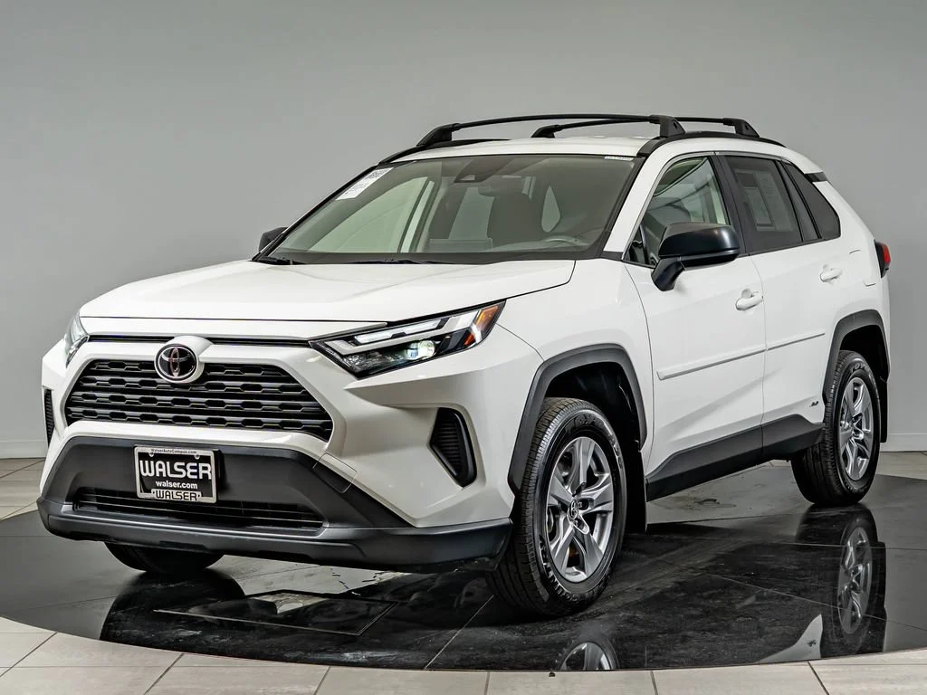 Used 2025 Ice Toyota LE image 1