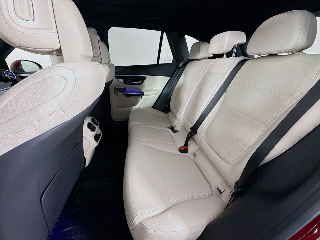 Used 2025 Red Mercedes-Benz GLC 300 image 26