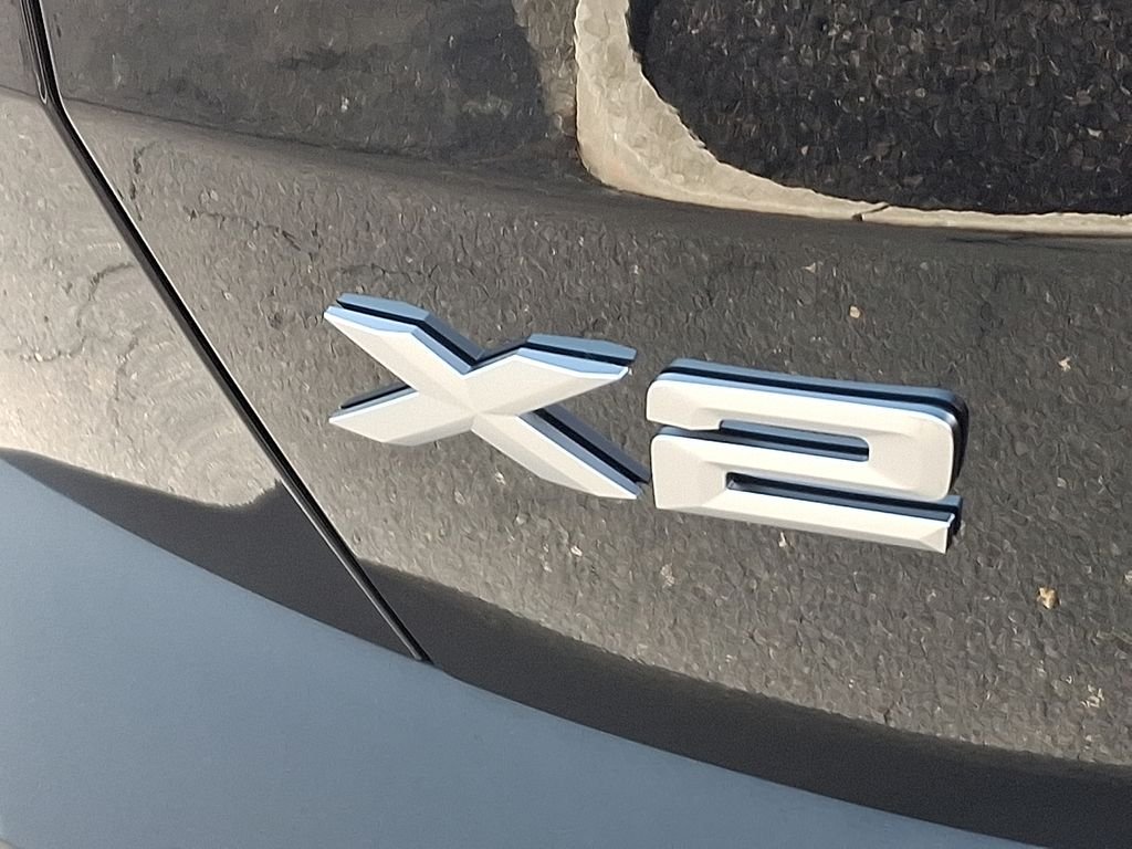 Used 2026 Black Sapphire Metallic BMW xDrive28i image 11