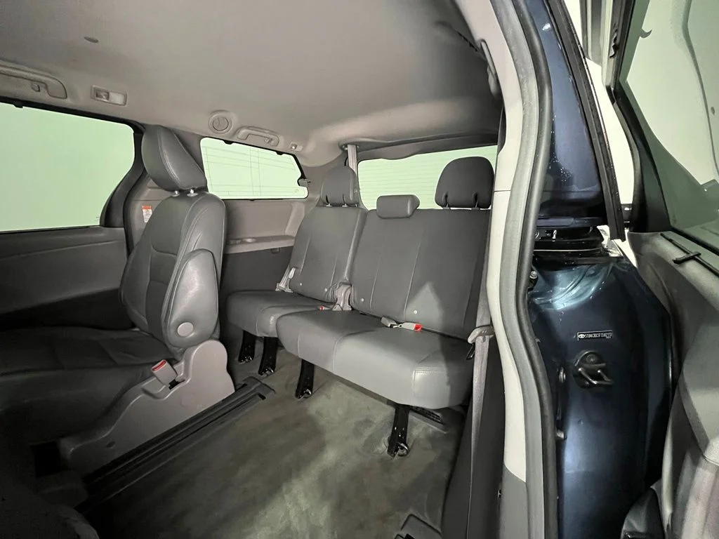Used 2015 Blue Toyota LE image 19