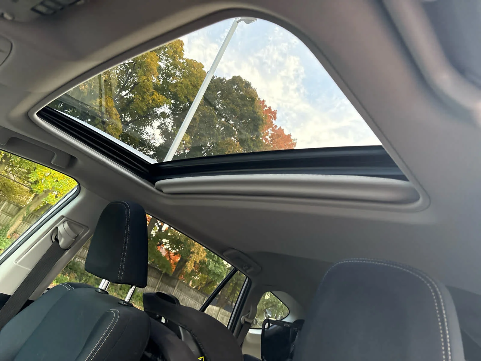 Used 2015 Classic Silver Metallic Toyota XLE image 10