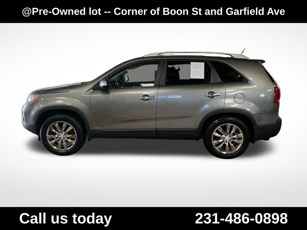 Used 2011 Silver Kia EX image 2