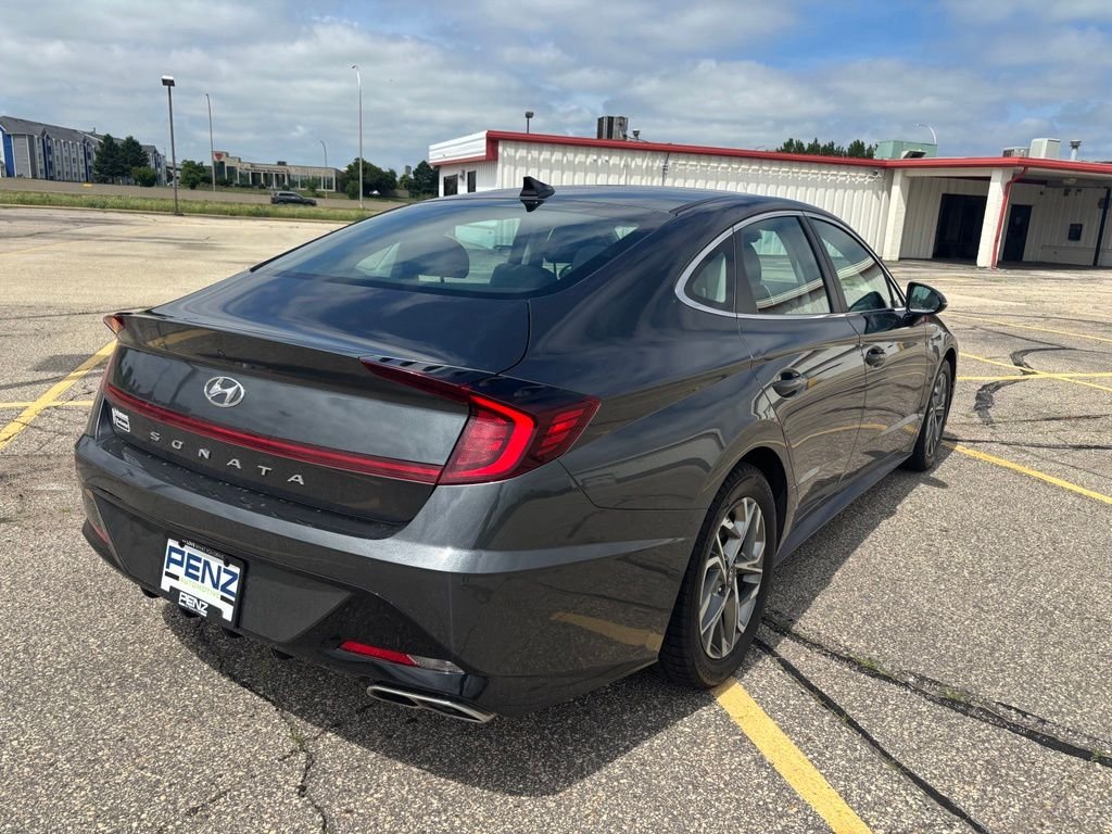 Used 2023 Gray Hyundai SEL image 10