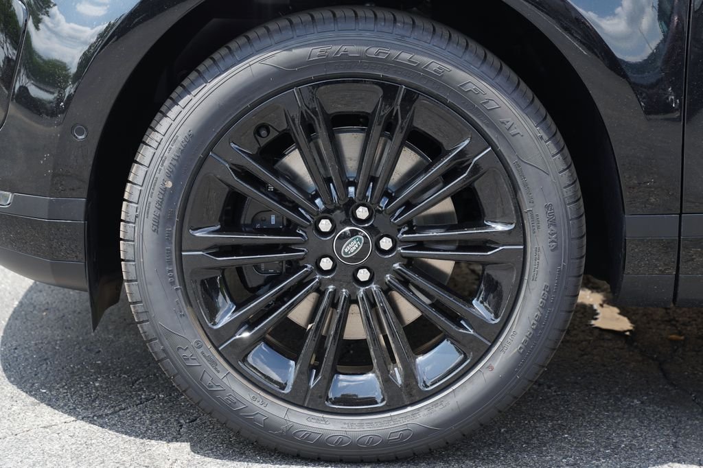 New 2026 Santorini Black Land Rover S image 8