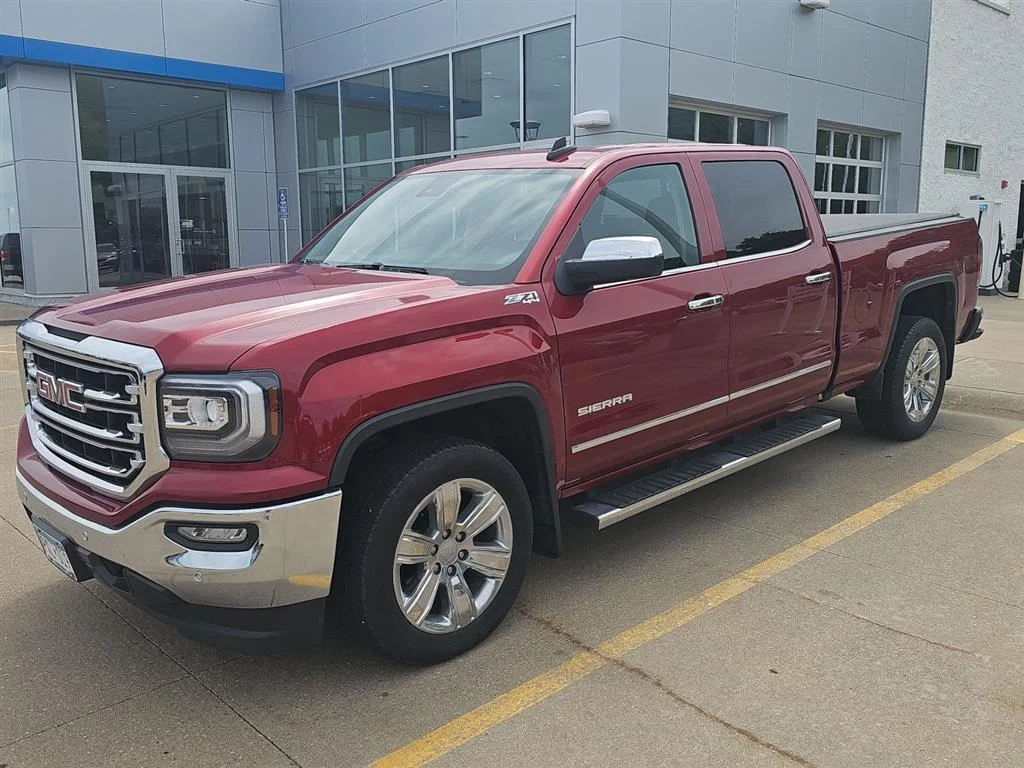 Used 2018 GMC Sierra 1500 SLT with VIN 3GTU2NEC2JG430153 for sale in Winona, Minnesota