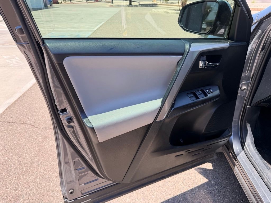 Used 2017 Gray Toyota XLE image 17