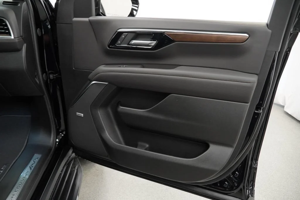 New 2026 Black Chevrolet High Country image 30