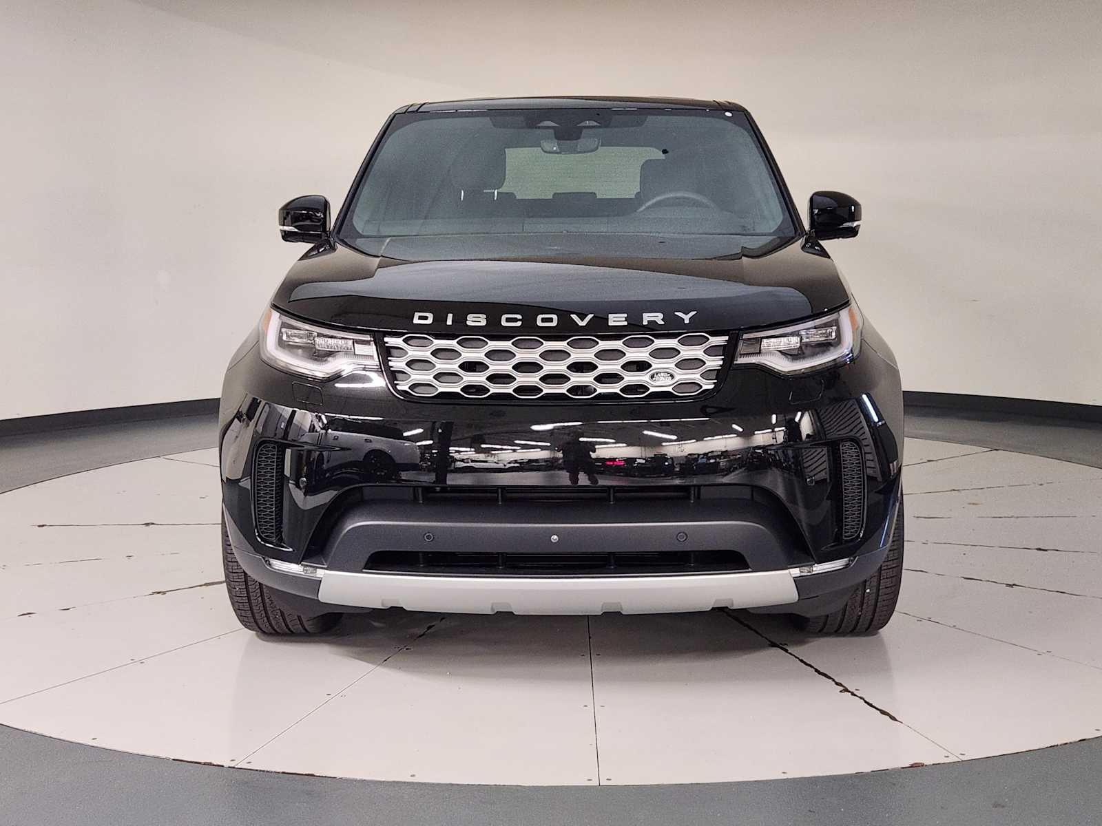 Certified Used 2026 Santorini Black Metallic Land Rover S image 9
