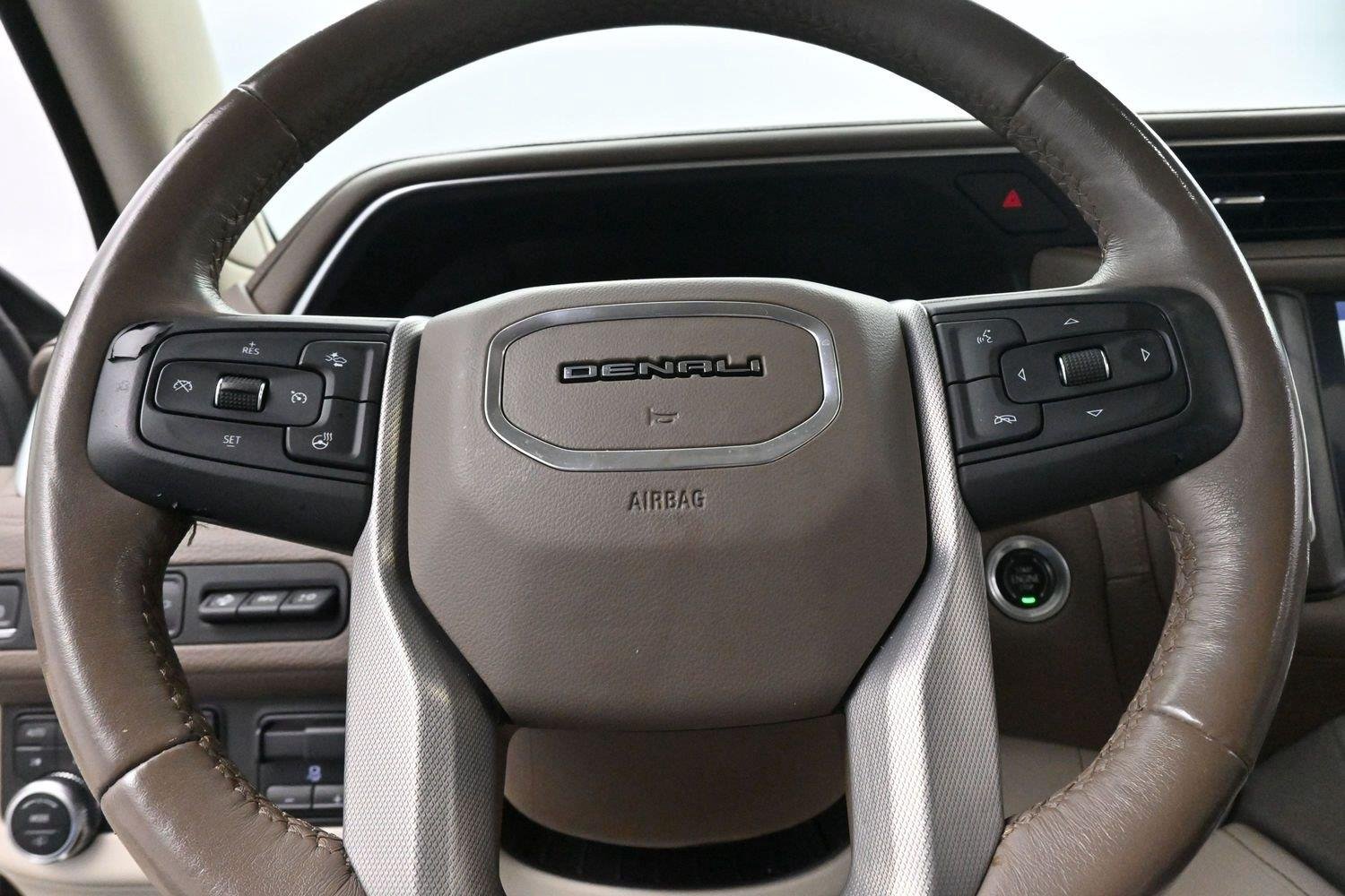 Used 2021 WHITE FROST TRICOAT GMC Denali image 19