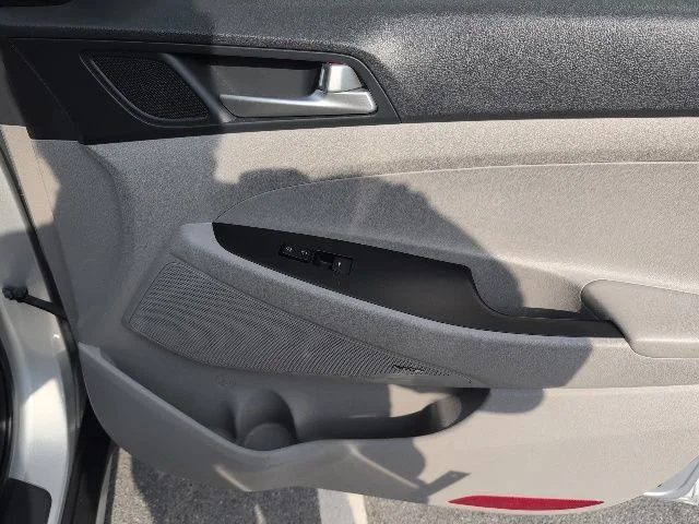 Used 2019 Silver Hyundai Sport image 11