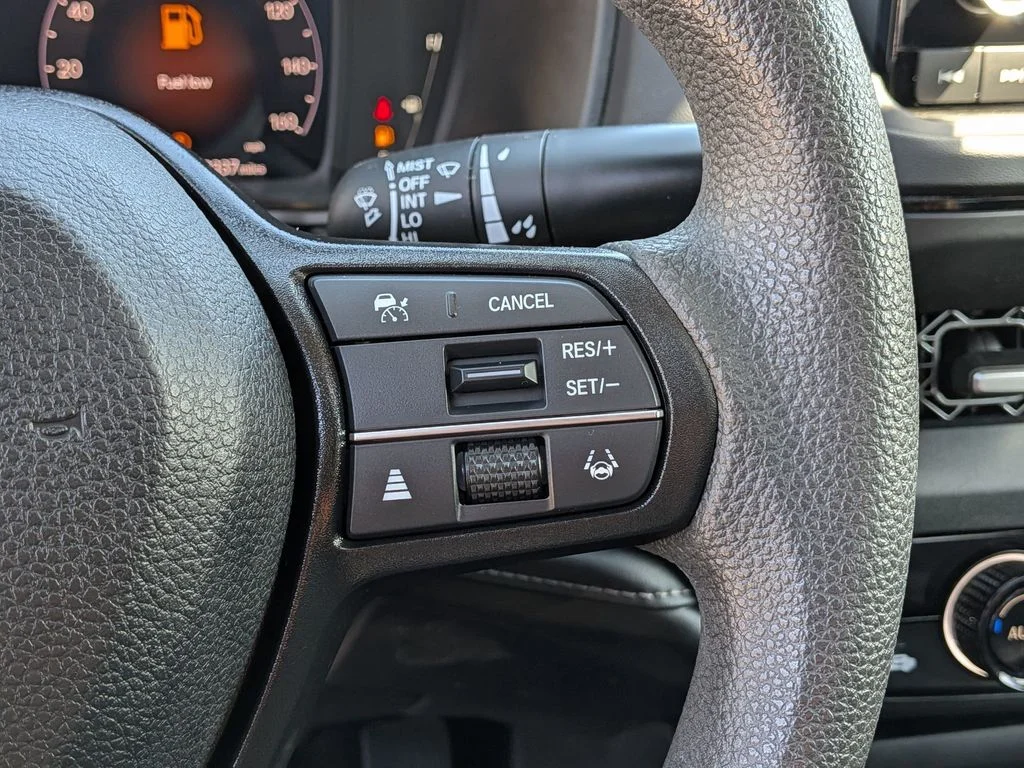 Used 2023 White Honda EX image 17