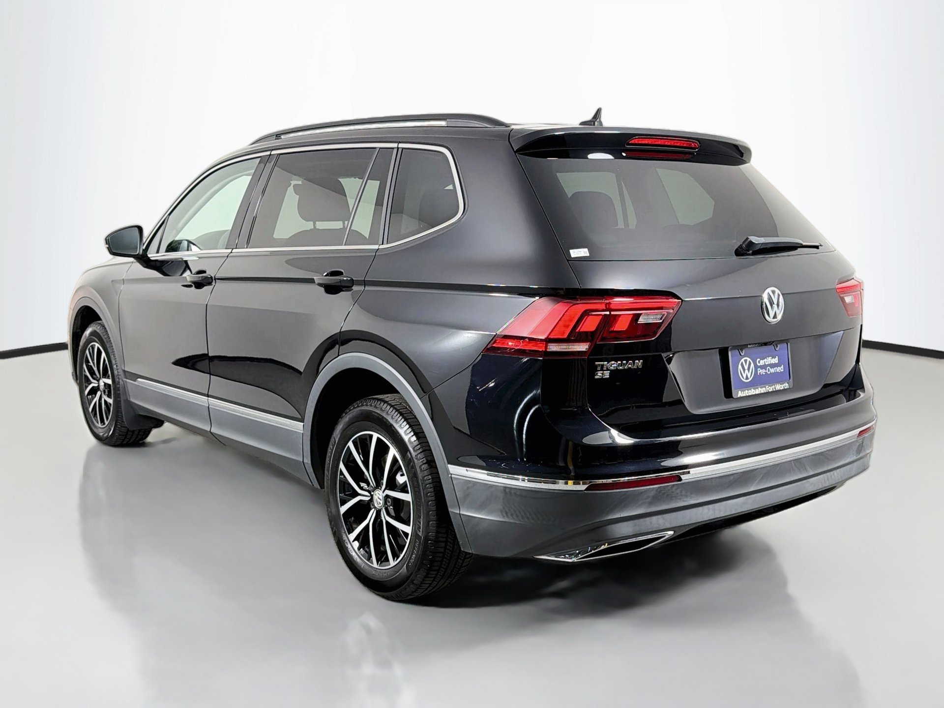 Certified Used 2021  Volkswagen 2.0T SE image 7