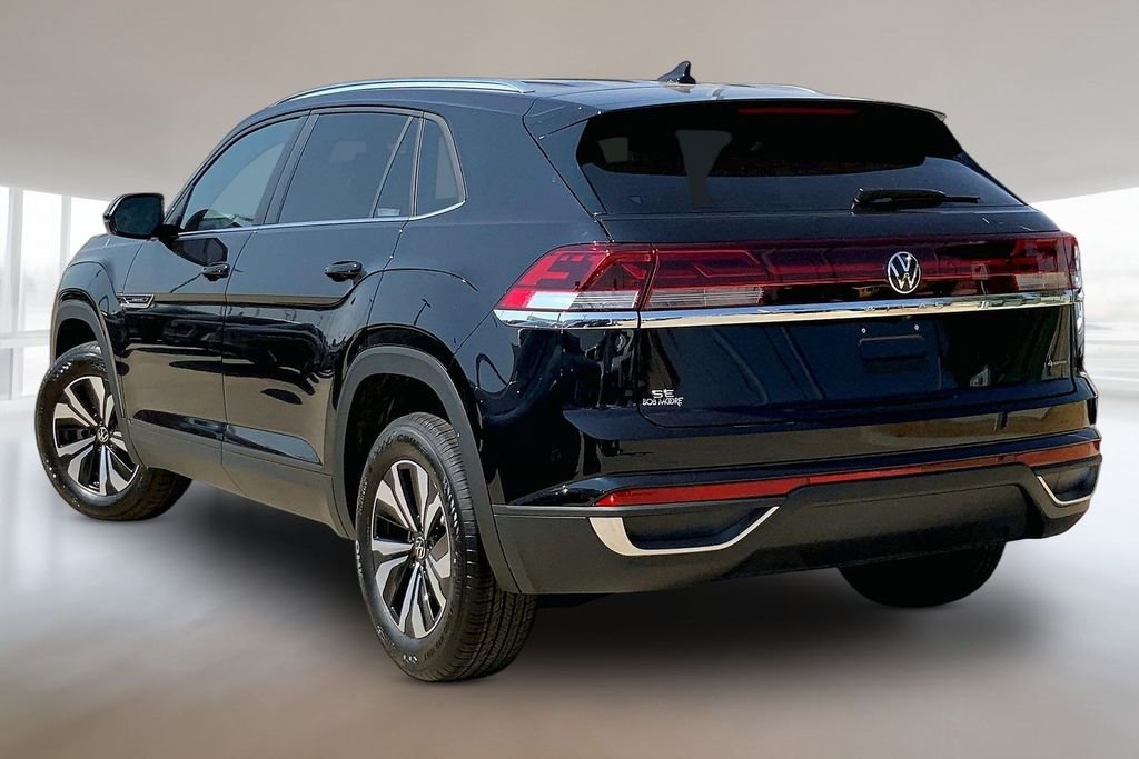 New 2026 Deep Black Pearl Volkswagen SE image 3