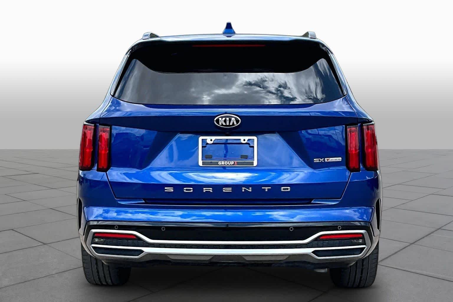 Used 2021 Sapphire Blue Kia SX Prestige image 5