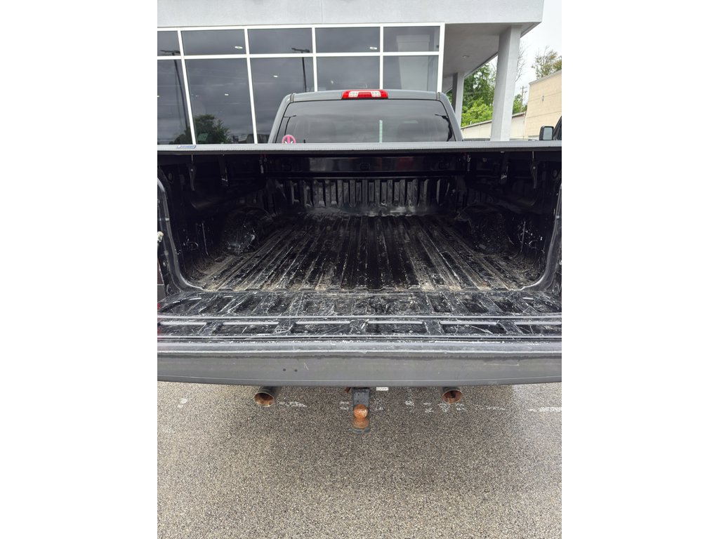 Used 2015 Black Chevrolet LT image 9