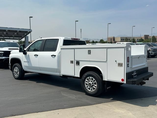 New 2026 Summit White Chevrolet WT image 3