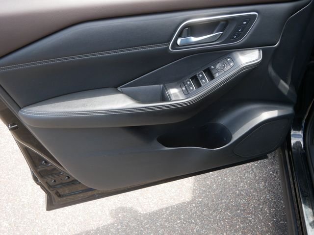 Used 2021 Black Nissan SL image 13