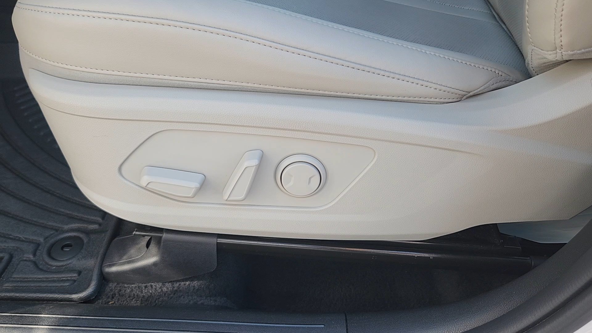 2022 Kia Sorento X-Line S - Photo 9