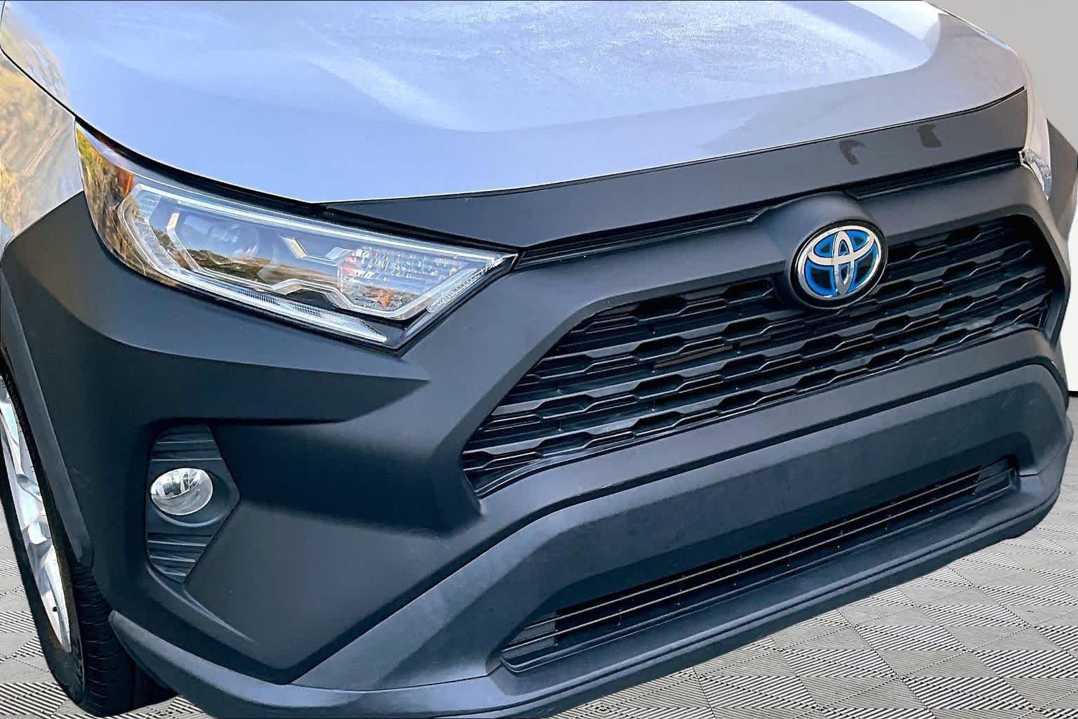Used 2021 Silver Sky Metallic Toyota Hybrid XLE image 30