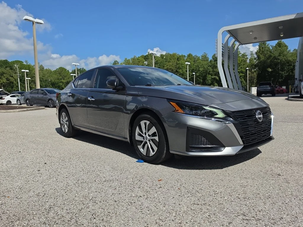 Used 2025 Gray Nissan 2.5 S image 2