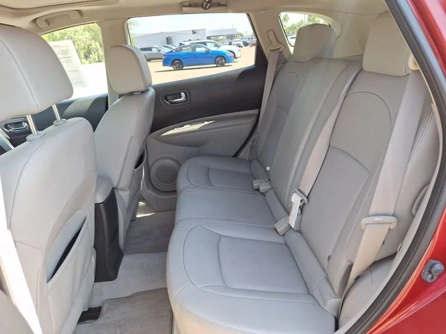Used 2013 Red Nissan SL image 14