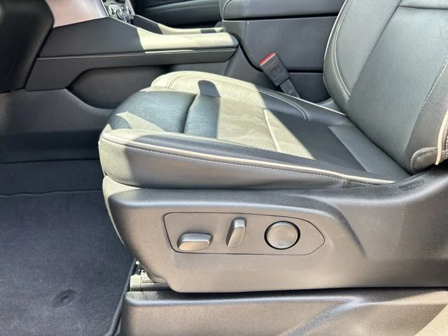 2024 GMC Yukon XL SLT - Photo 35