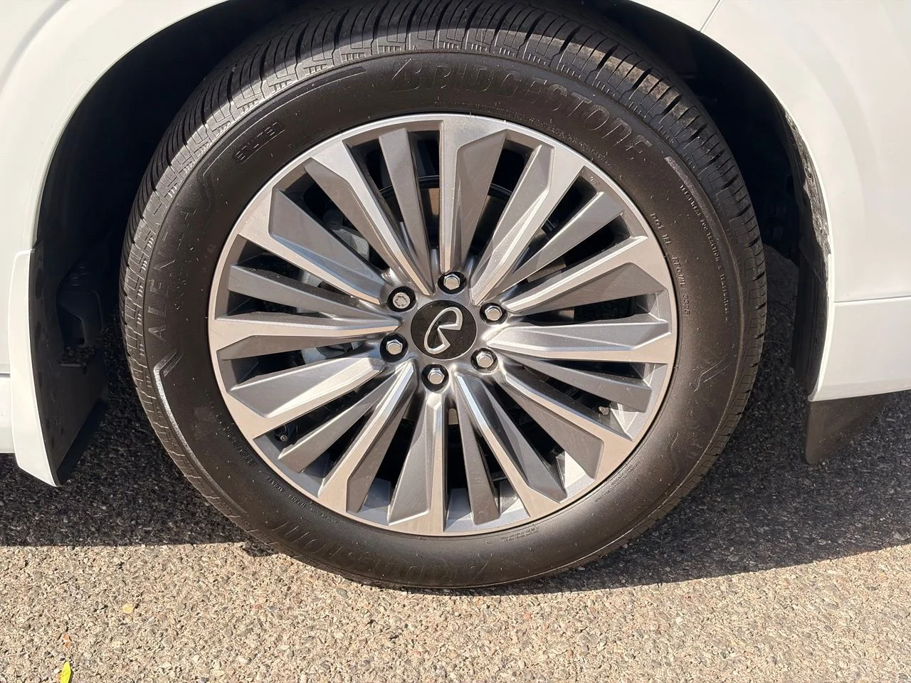 Certified Used 2026 Radiant White INFINITI Luxe image 10