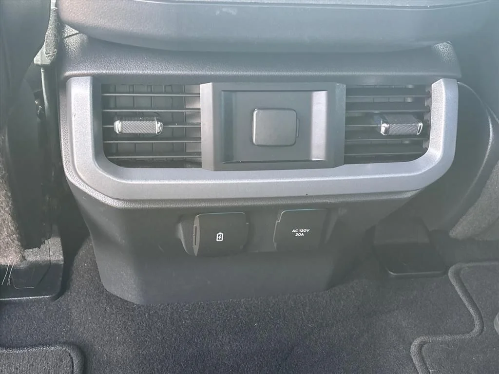 Used 2023 Black Ford Lariat image 20