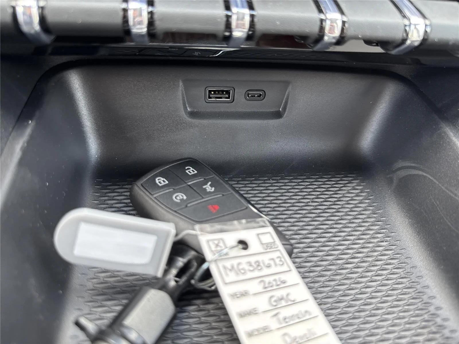 New 2026 Glacier White Tricoat GMC Denali image 26