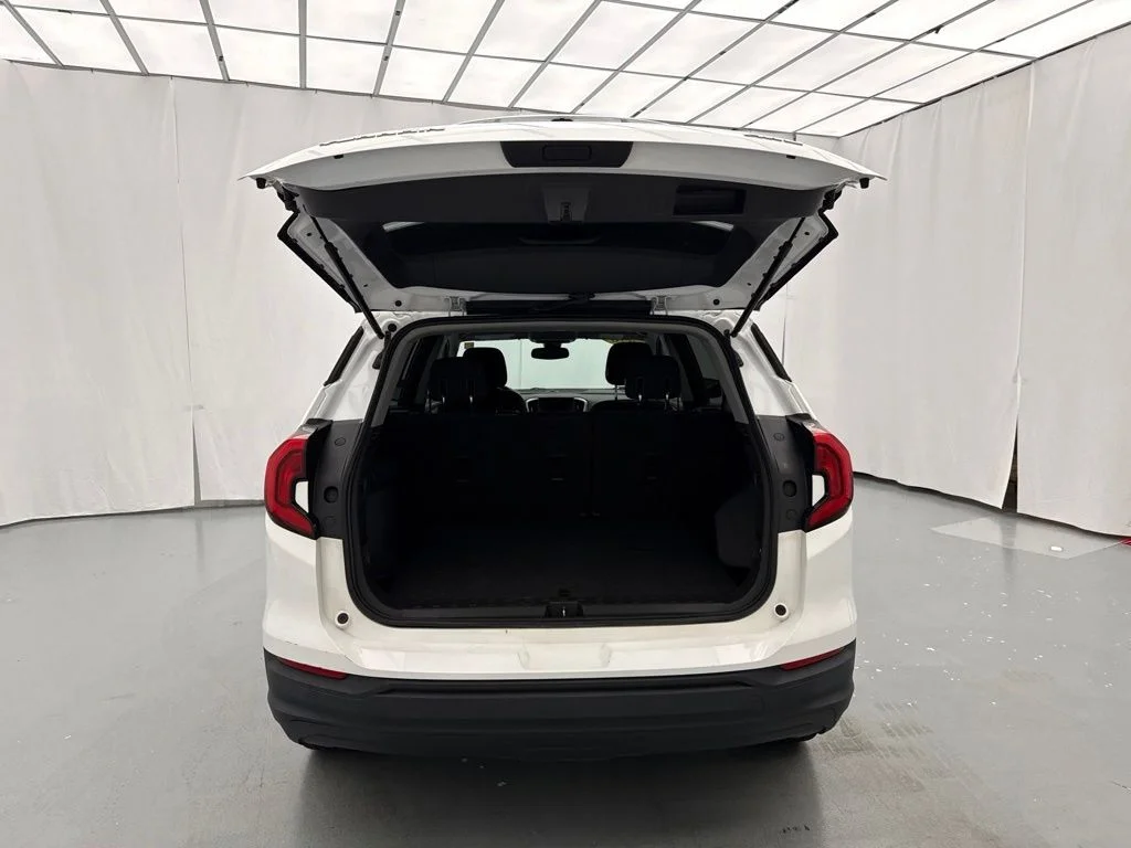 Used 2020 Summit White GMC SLE image 10