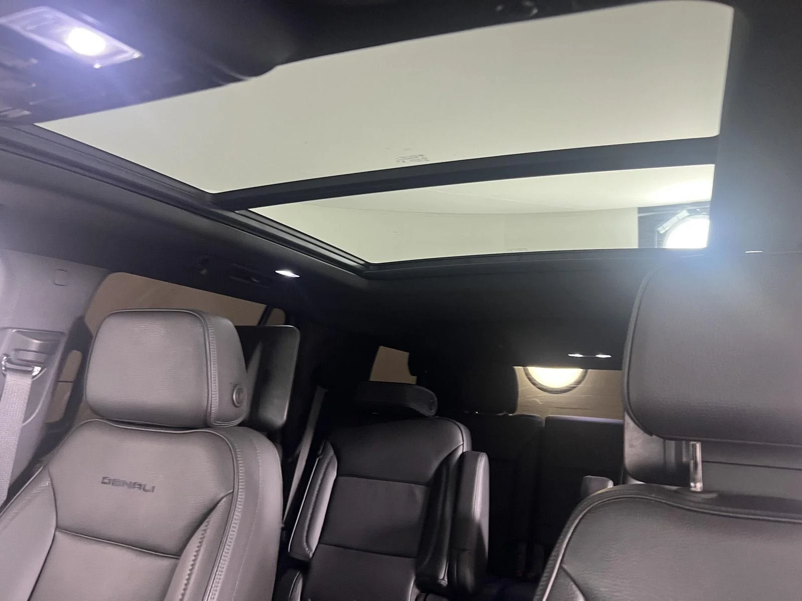 Used 2023 Onyx Black GMC Denali image 5