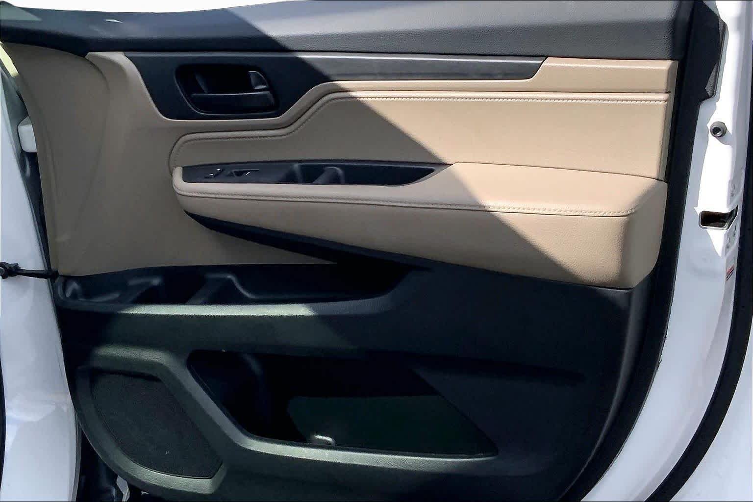 2024 Honda Odyssey EX-L - Photo 23