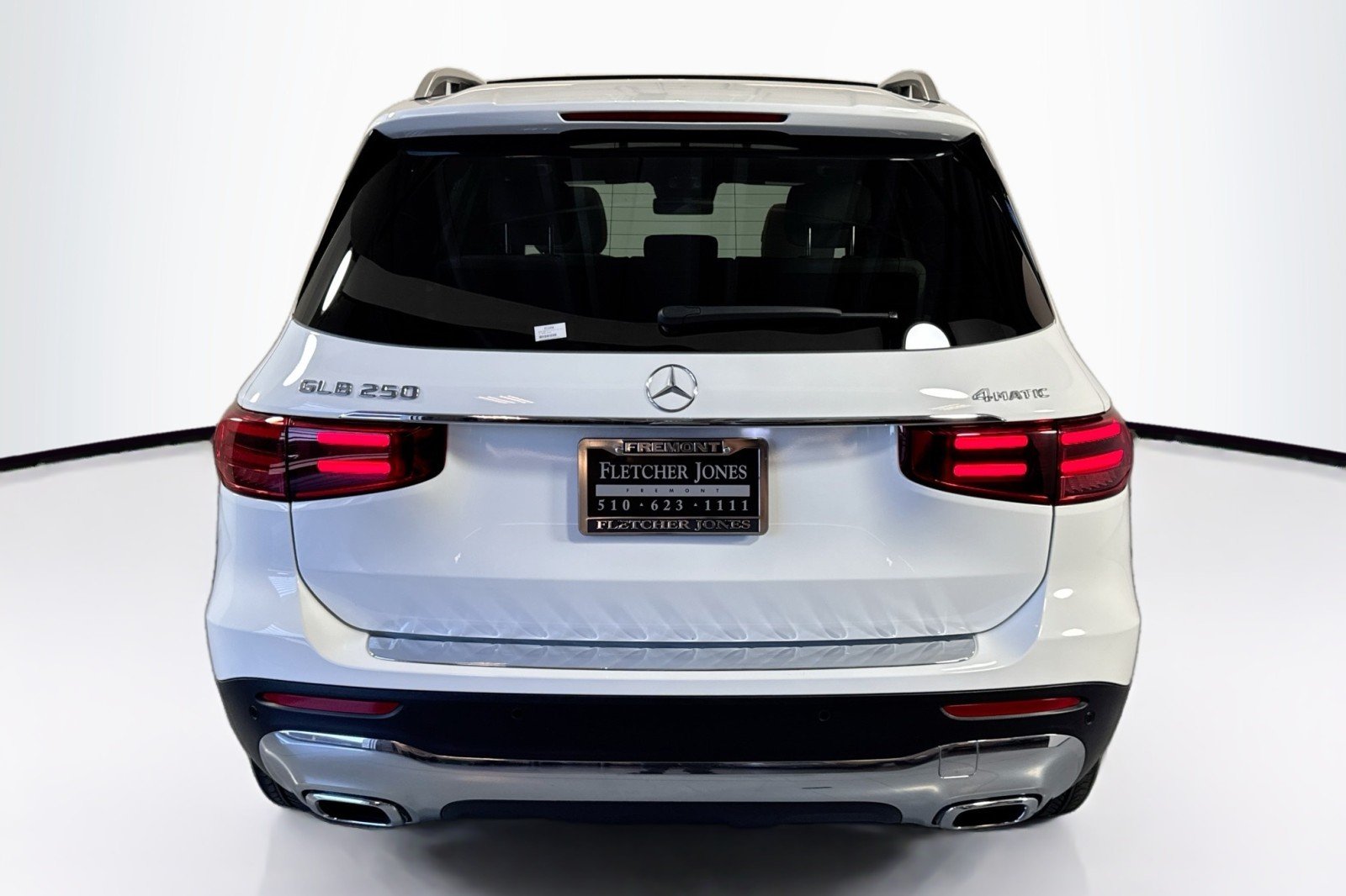 Certified Used 2026 Polar White Mercedes-Benz GLB 250 4MATIC® SUV image 6