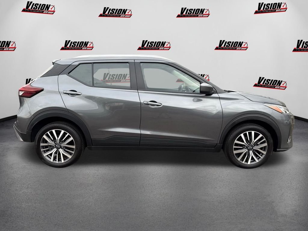 Used 2024 Gray Nissan SV image 4