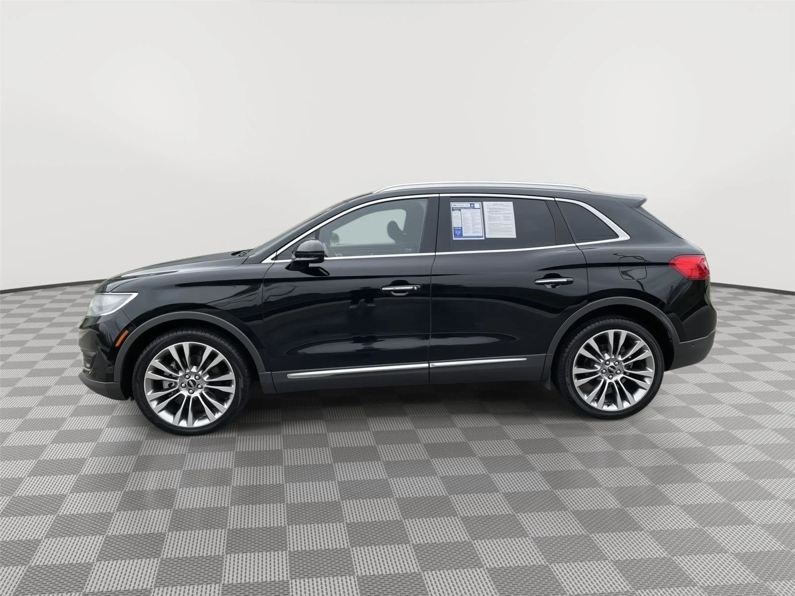 Used 2016 Black Velvet Lincoln Reserve image 26