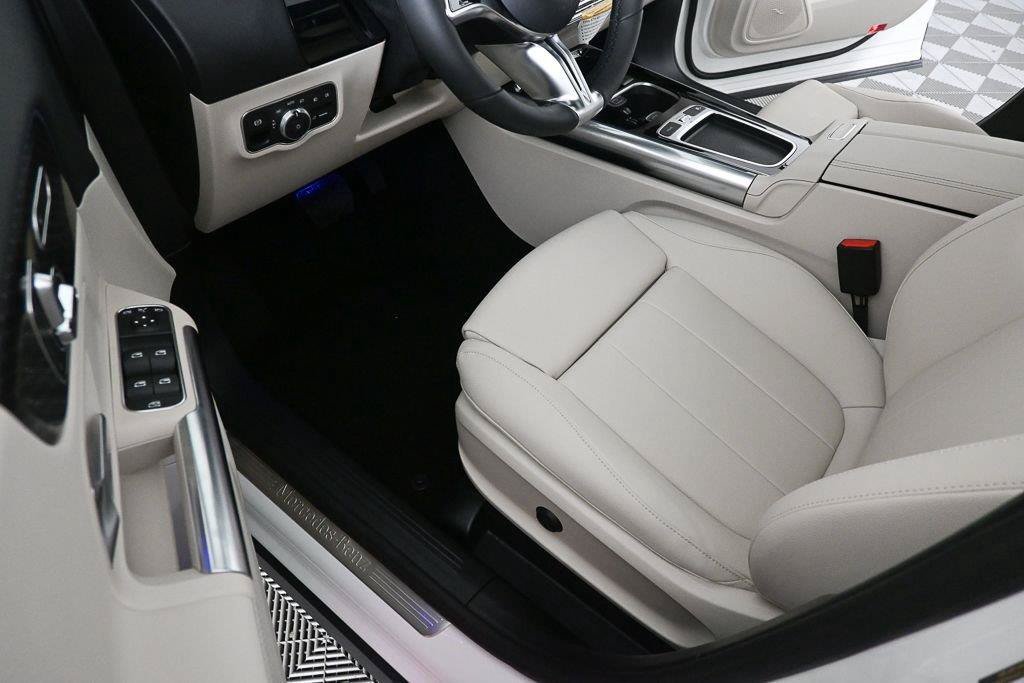 New 2026 Polar White Mercedes-Benz GLA 250 image 47