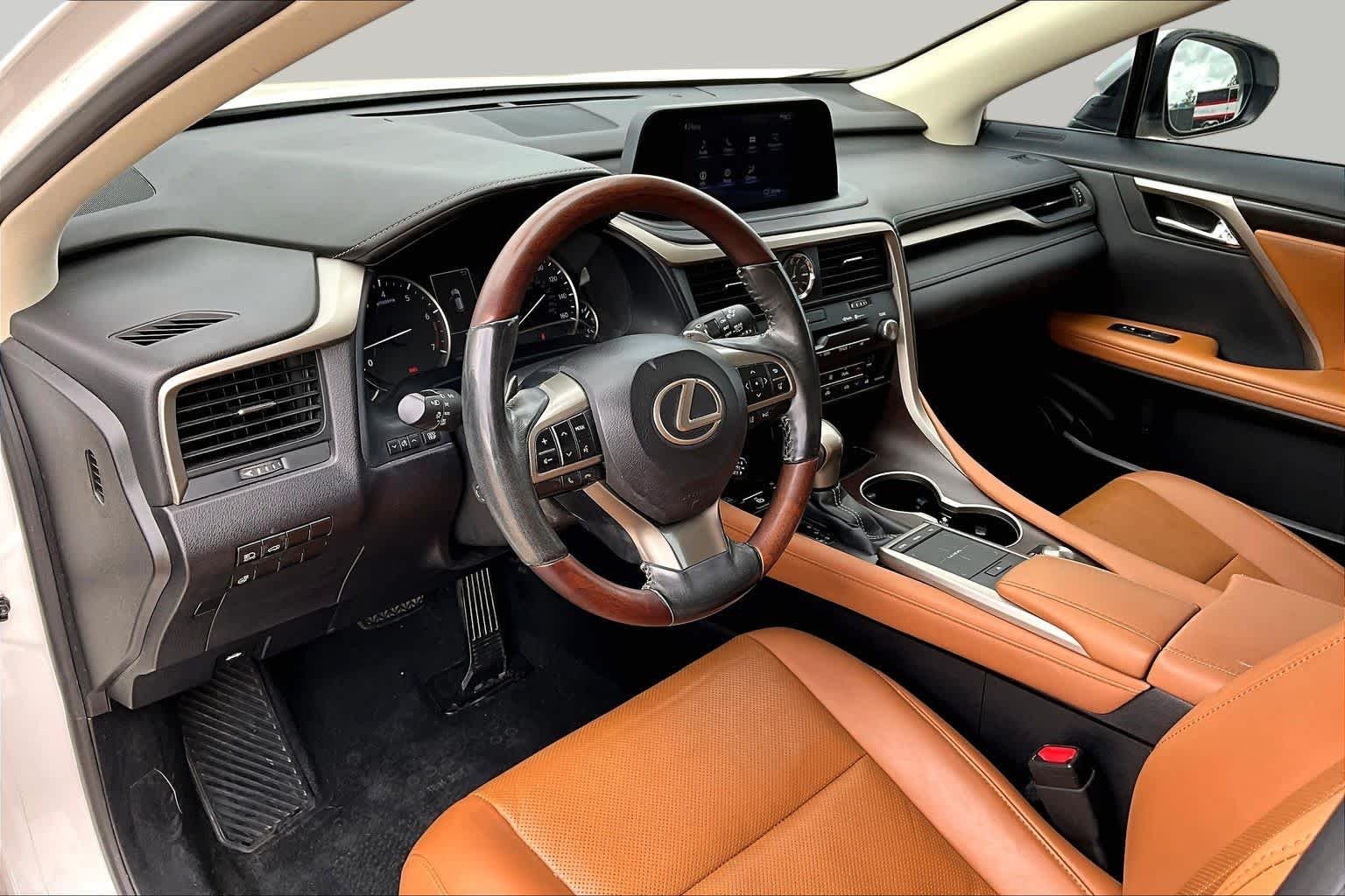 Used 2021 Eminent White Pearl Lexus  image 18