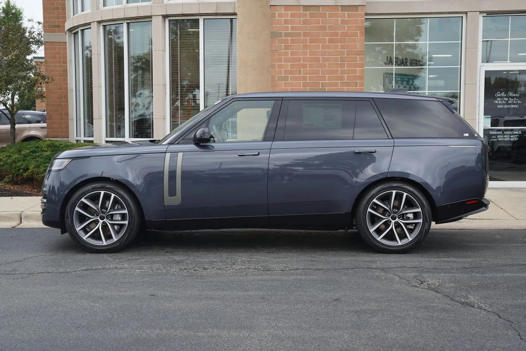 New 2026 Varesine Blue Land Rover SE image 2