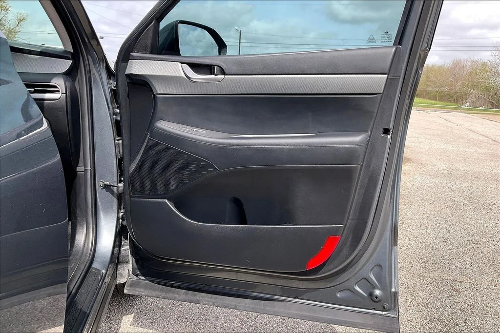 Used 2025 Gray Hyundai SEL image 28