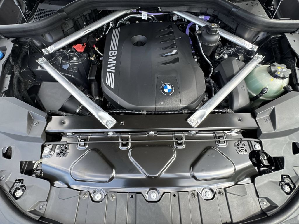 New 2026 Dravit Grey Metallic BMW xDrive40i image 18