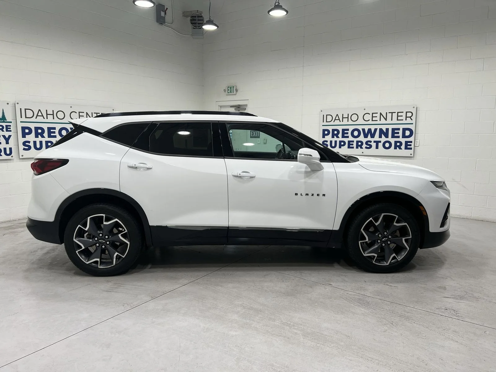 Used 2019 White Chevrolet RS image 9