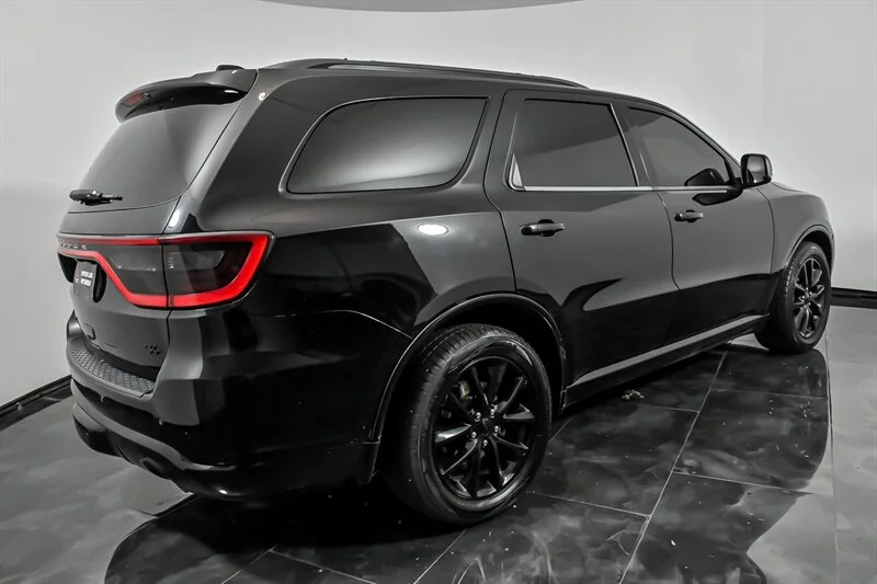 Used 2018 DB Black Crystal Clear Coat Dodge R/T image 9