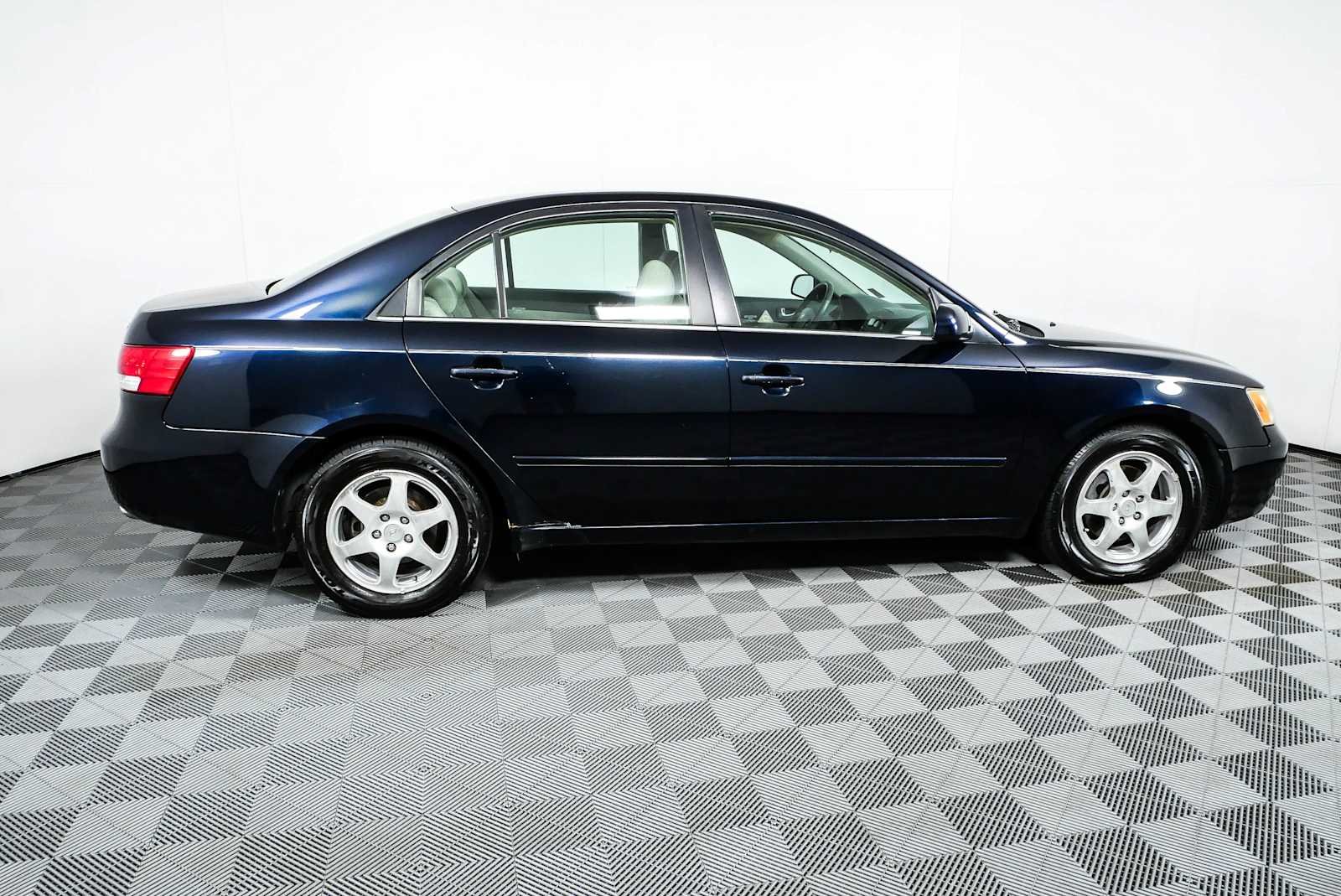 Used 2006 Hyundai Sonata LX with VIN 5NPEU46F46H115984 for sale in Chamblee, GA