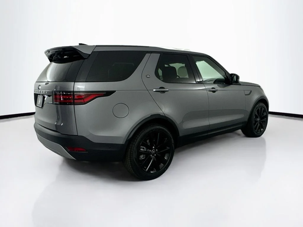 New 2026 Eiger Grey Land Rover S image 6