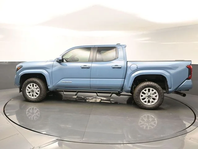 Used 2026 Blue Toyota SR5 image 4