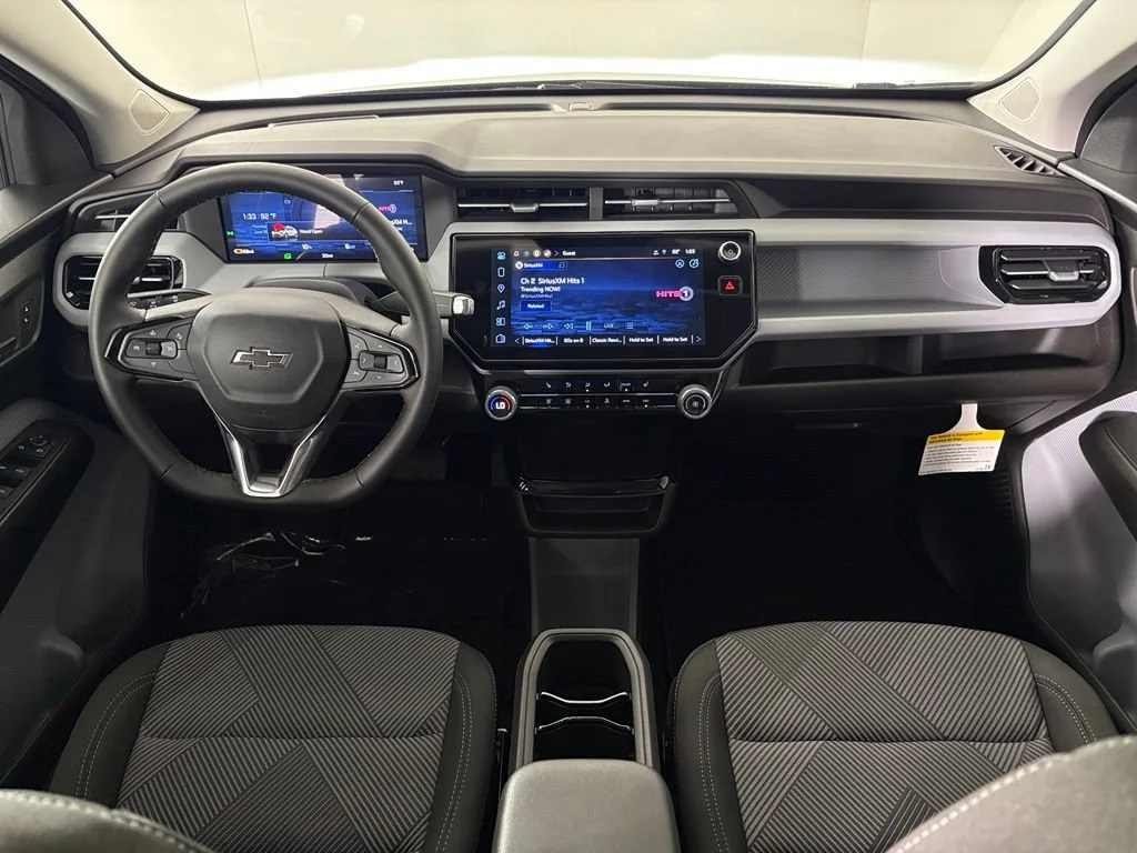 New 2027 Sterling Grey Metallic Chevrolet LT image 35