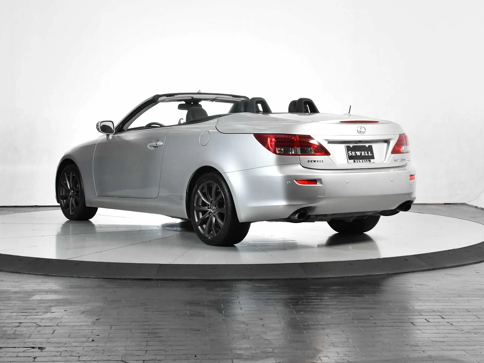 Used 2015 Silver Lining Metallic Lexus  image 5