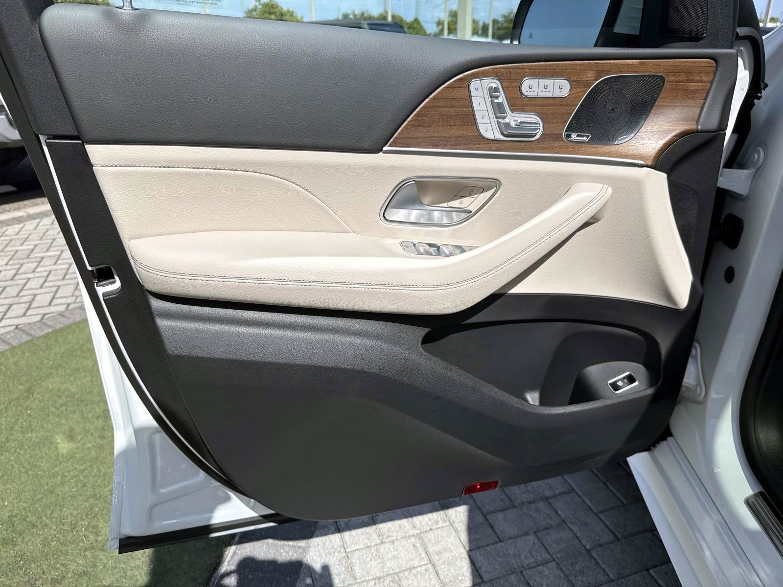 New 2026 Polar White Mercedes-Benz 350 4MATIC® SUV image 17